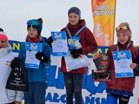 Maria-Panek-z-klasy-4a-nie-schodzi-z-podium-biegi-narciarskie-2023 007